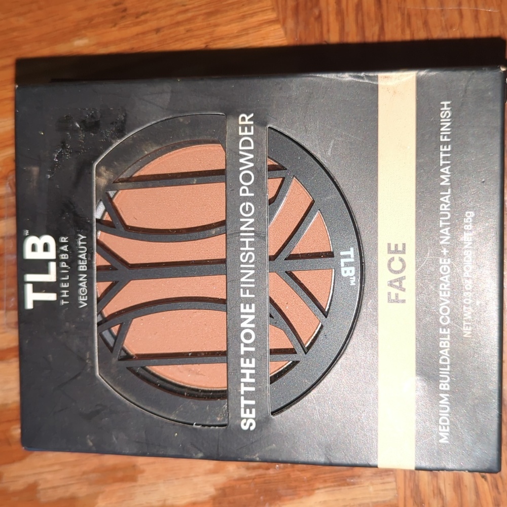 The Lip Bar Finishing Powder